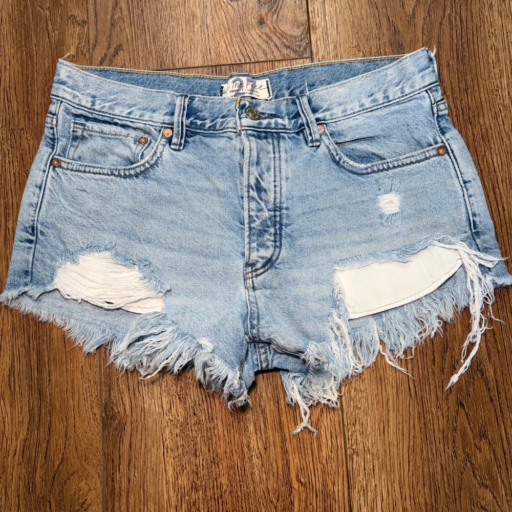 We The Free People Makai Cut Off Distressed Denim Shorts Light Wash 27 festival